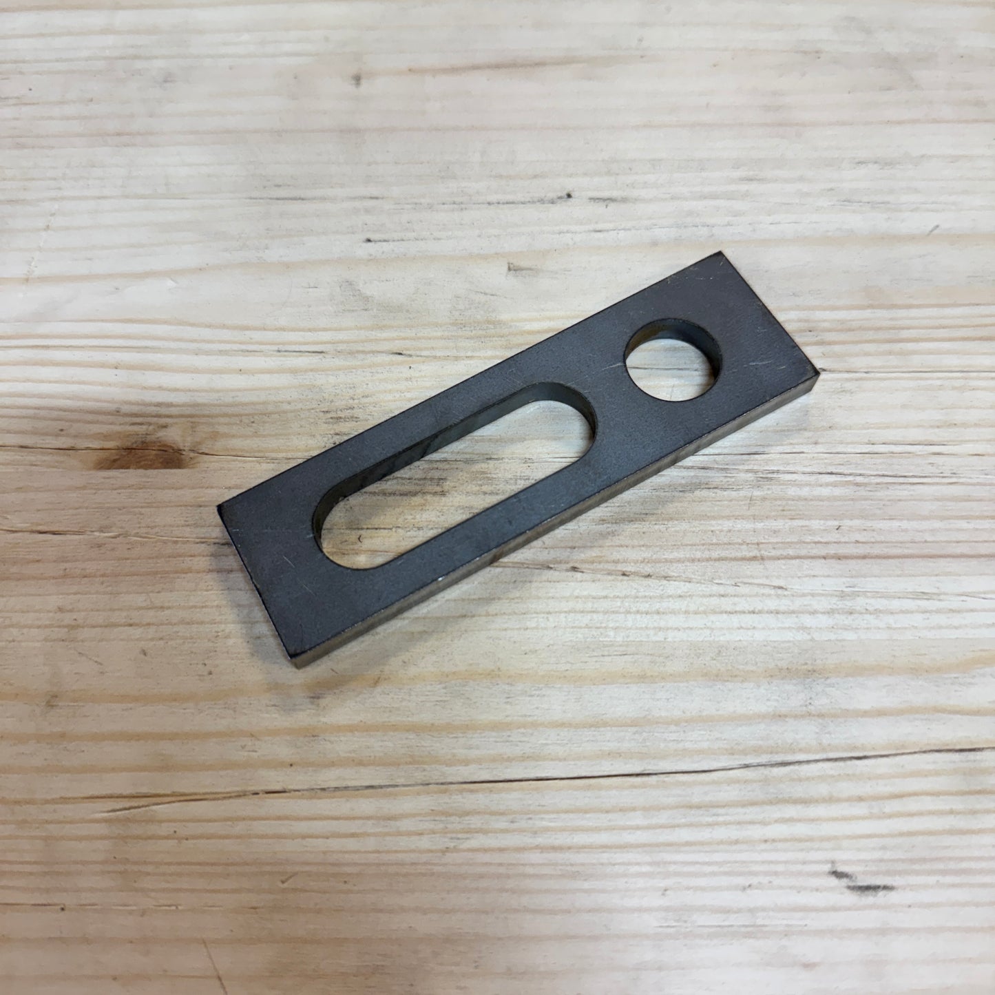 Pysäytin 100x30 6 mm