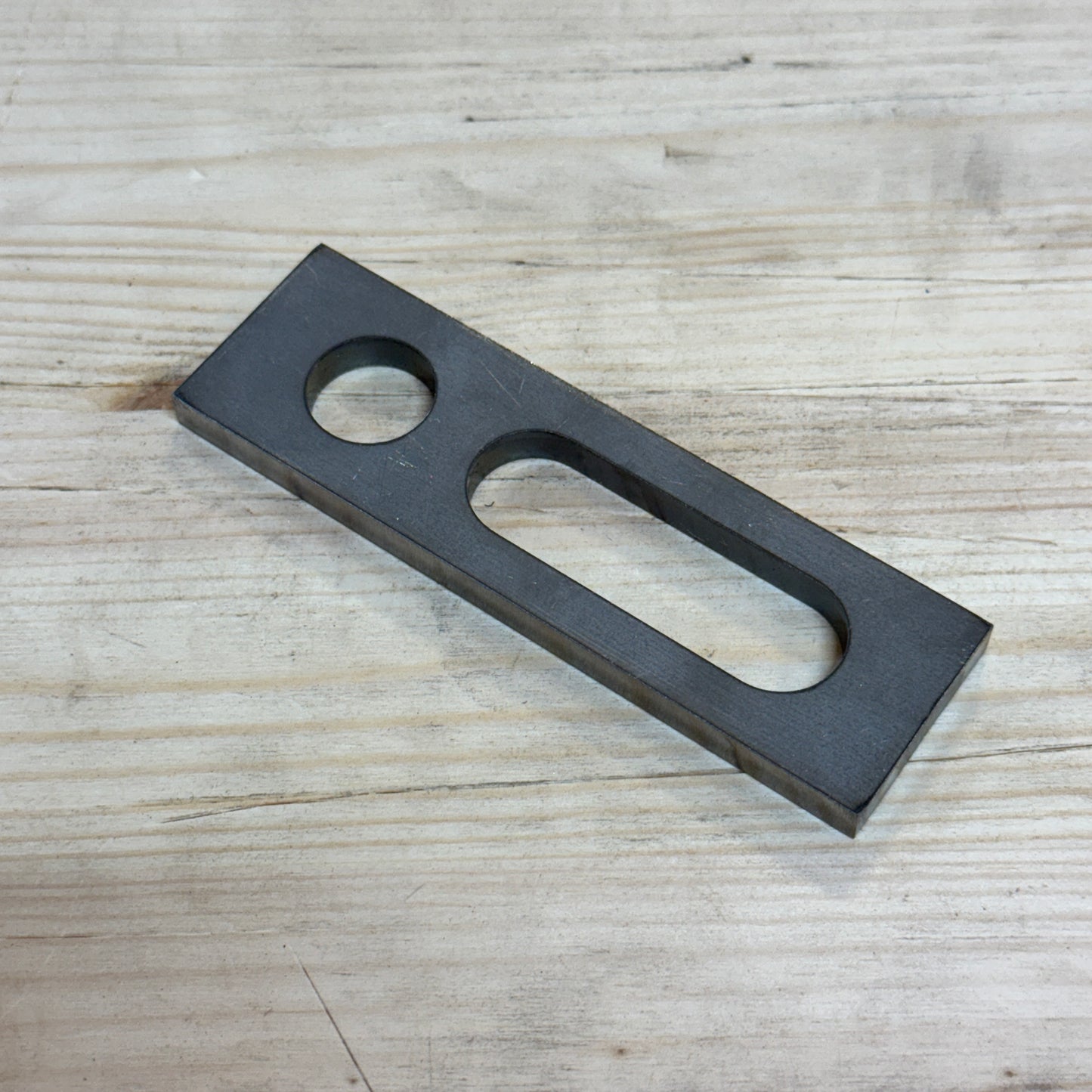 Pysäytin 100x30 6 mm