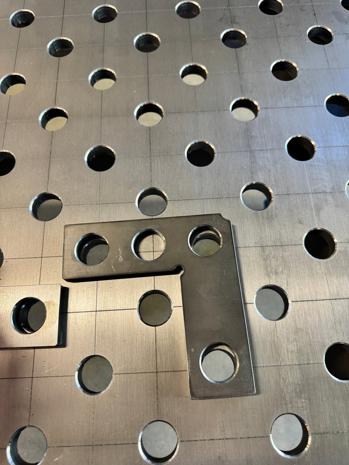 Platt vinkel 150x150 mm Ø28 10 mm